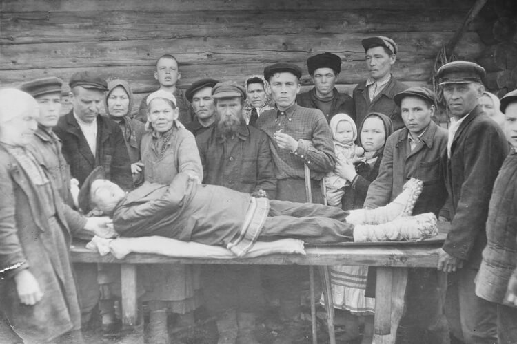Смерть и похороны у марийцев Смерть и похороны у марийцев